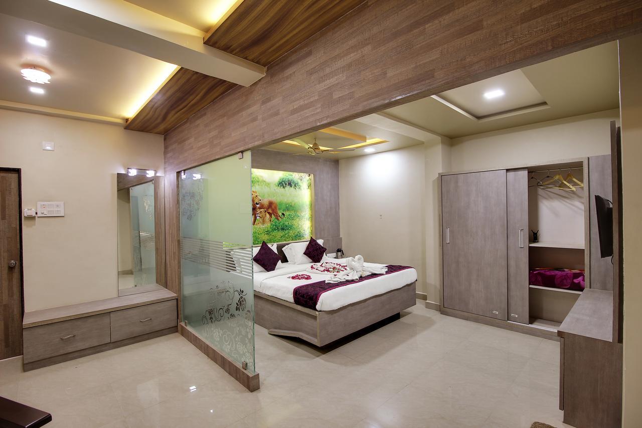 Daksh Hotel And Restaurant Talala 外观 照片